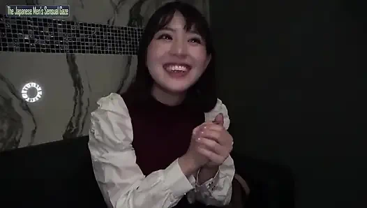 Sevecen bir güzellik derin, yoğun bir aceleye çekilirken ani karşılaşma patlıyor