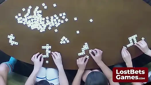 İki akıllı striptiz Profanagram kazananı oyuna hükmediyor
