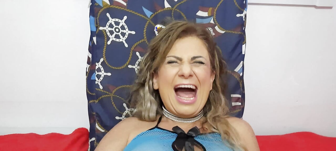 Kürkte bolca sevişme, binme, dört ayak üzerinde sert tutuş ve anal.