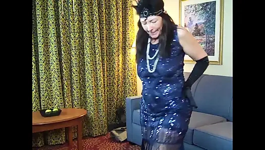 Nine flapper siyah yarağı gırtlağına kadar alıyor