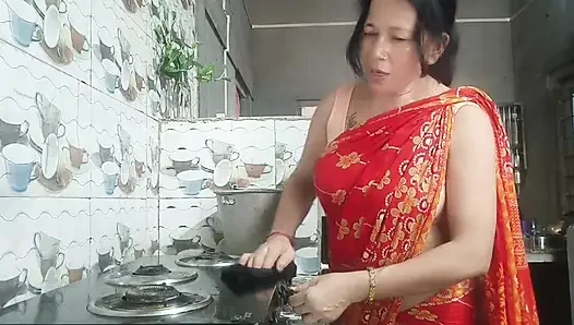 Üvey erkek kardeş kendi üvey kız kardeşini sikiyor