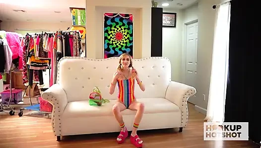 Bts - Mackenzie Moss Bryan Gozzling'in sert seksi için azgın!