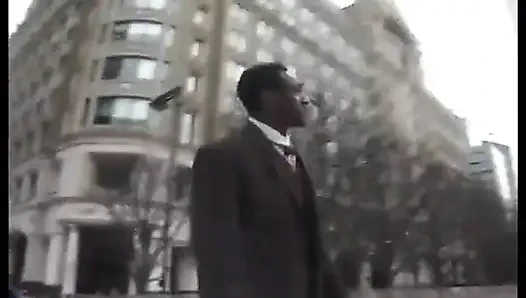 Büyük Omar'ın İngiliz maceraları: İngiliz lotty totty (2001)