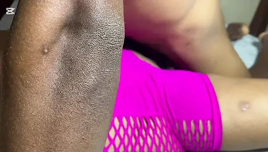 Evde kimse yokken üvey annemi sikmeyi bırakamadı