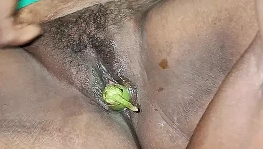 Puja bhabhi ko ghar me bula kr chudayi ki