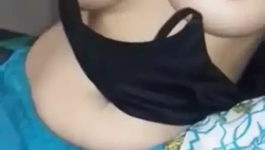 Teyzem genç erkekleri seviyor