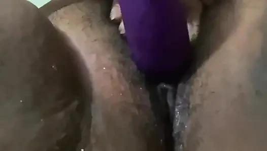 Vibratörle amımı uyarıyorum yoğun fışkırtma orgazmları