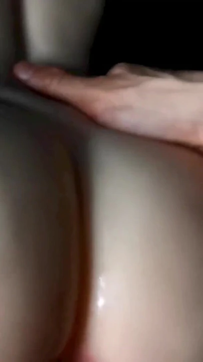 8 Mart hediyesi olarak sıkı bir anal deliğe geldim. | Klip 1