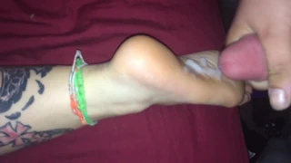 Cum üzerinde tabanlar amatör footjobs(09)