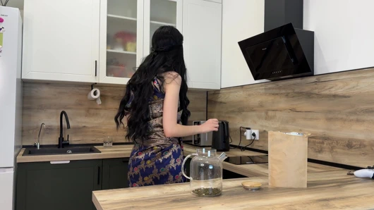 Hintli bir kızla sert seks, itaatkar bir kaltaktı