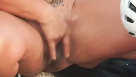 Sportif busty anneler paylaşım adım oğulları horoz üzerinde nature