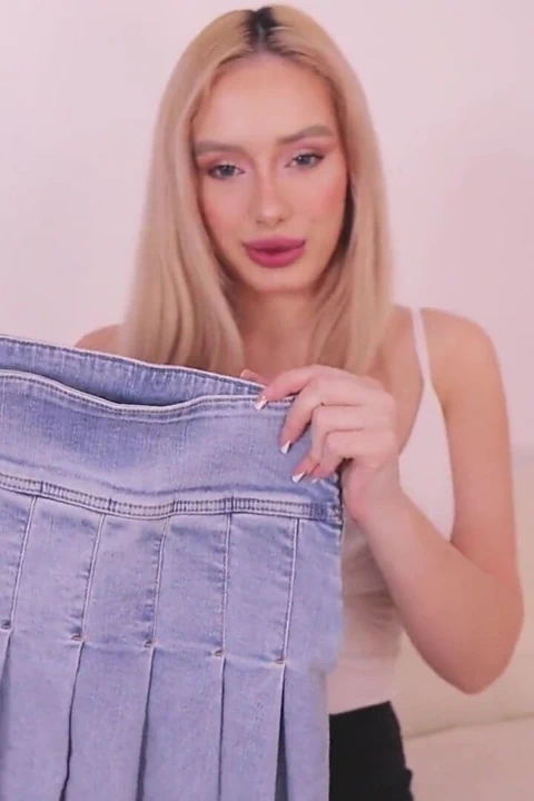 Kadın kılıklı oğlan kadın egemenliğini eğitiyor