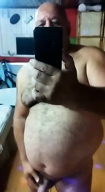 Tiuzao кончает перед зеркалом, чтобы показать своим поклонникам, что он вернулся