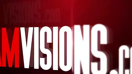 Sevimli genç tatlı arya fae onu kene yapan şeyin ne olduğunu açıklıyor