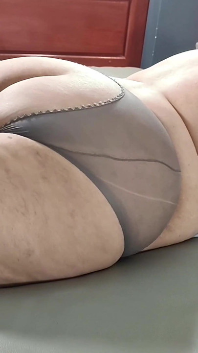 Şişman BBW pornoya İlk Kez Çıktığı Kilo Bacakları ve Poposuyla Sahneye Çıktı