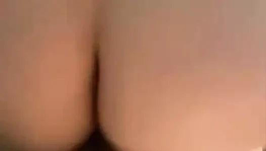 Orta yaşlı seksi kadın yarağımla mastürbasyon yapıyor