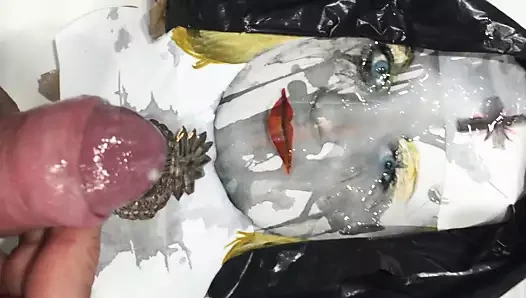Efendinin itaatkar ve sürtük rahibesi