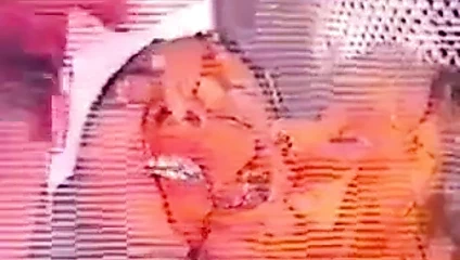 İki genç kızla yaşlı adam