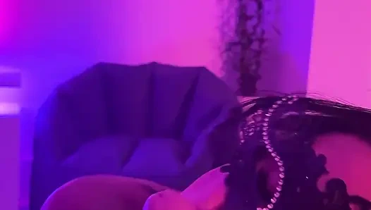 Donanımlı büyük memeli misslexa neighboor'unu sikiyor