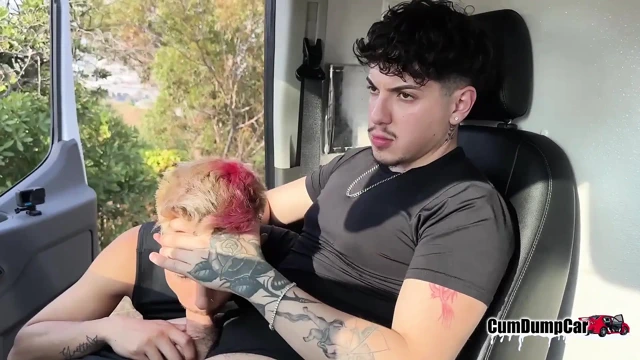 Büyük Sünnetsiz Yarak Emiyor Halka açık Sakso Büyük Döl!