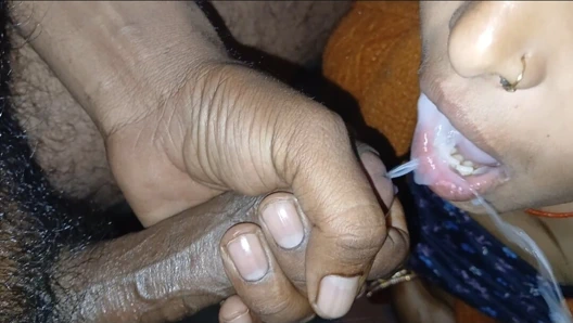 Hintli üvey kız kardeşin yüzüne boşalıyor anal seks