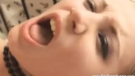 Rus kız moskova horoz için deli oluyor