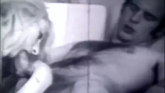 Genç çift otelde seks yapıyor (1960'larda vintage)