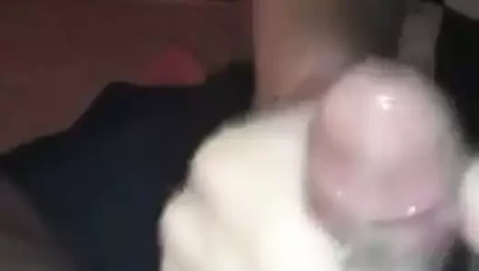 Kız arkadaş veren bana bir handjob ile cumshot boşalmak