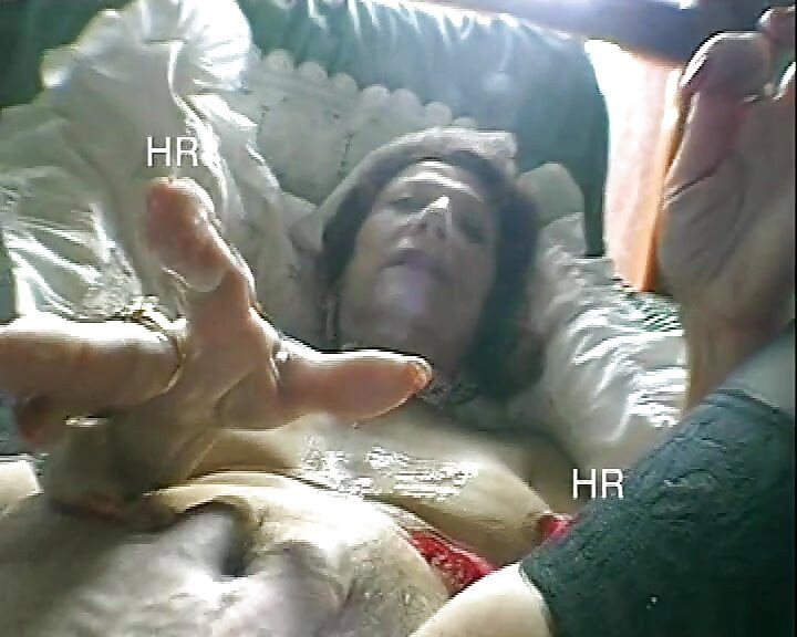 Şaşırtıcı düzenlenmemiş 90'ların porno videosu #9