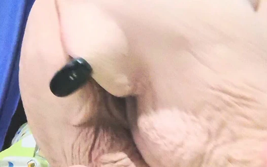 Bir kaz gibi gevşek kirli götünü sikiyor