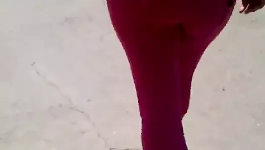 Orta yaşlı seksi iri güzel kadının götü