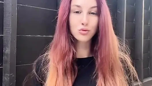 İtalyan büyük memeli orta yaşlı seksi kadın artemisia açık havada uzun saç fetişi