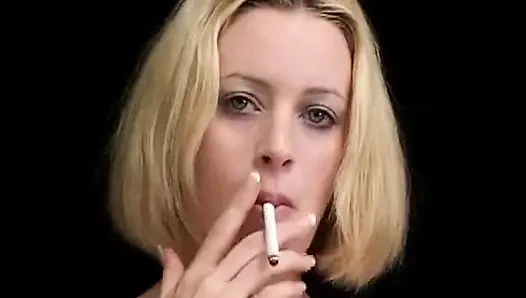 Paris'ten sigara içen çıplak kızların film akışı