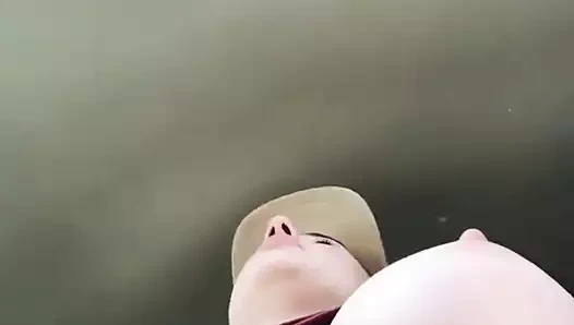 Göğüslerimle araba sürmek :)