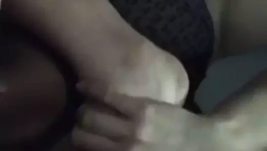 Emme ona ayak ve sürtme o kıllı kedi