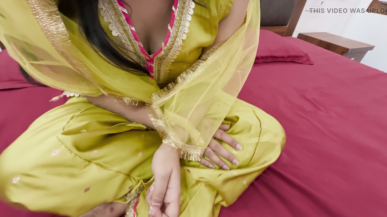 Hostel Se Aayi Choti Behen Ke Sath First Time Sex Kiya