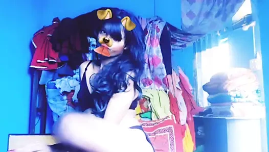 Hintli ateşli ve seksi giyinici