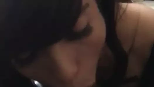 Seksi cd rose şişman büyük zenci yarağımı emiyor.