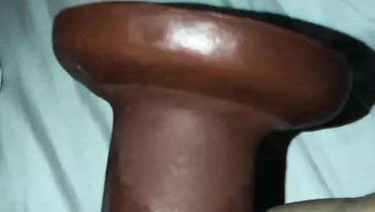 Evli kadın yapay penisle kendini sikiyor