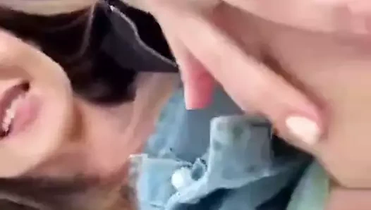 Yunan kedi ile oynamak