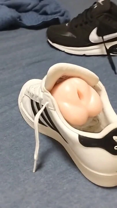 Karımın spor ayakkabılarıyla seks, Adidas Süperstar ve Nike Air Max Komutanlığı, içine boşalıyor | Klip 2