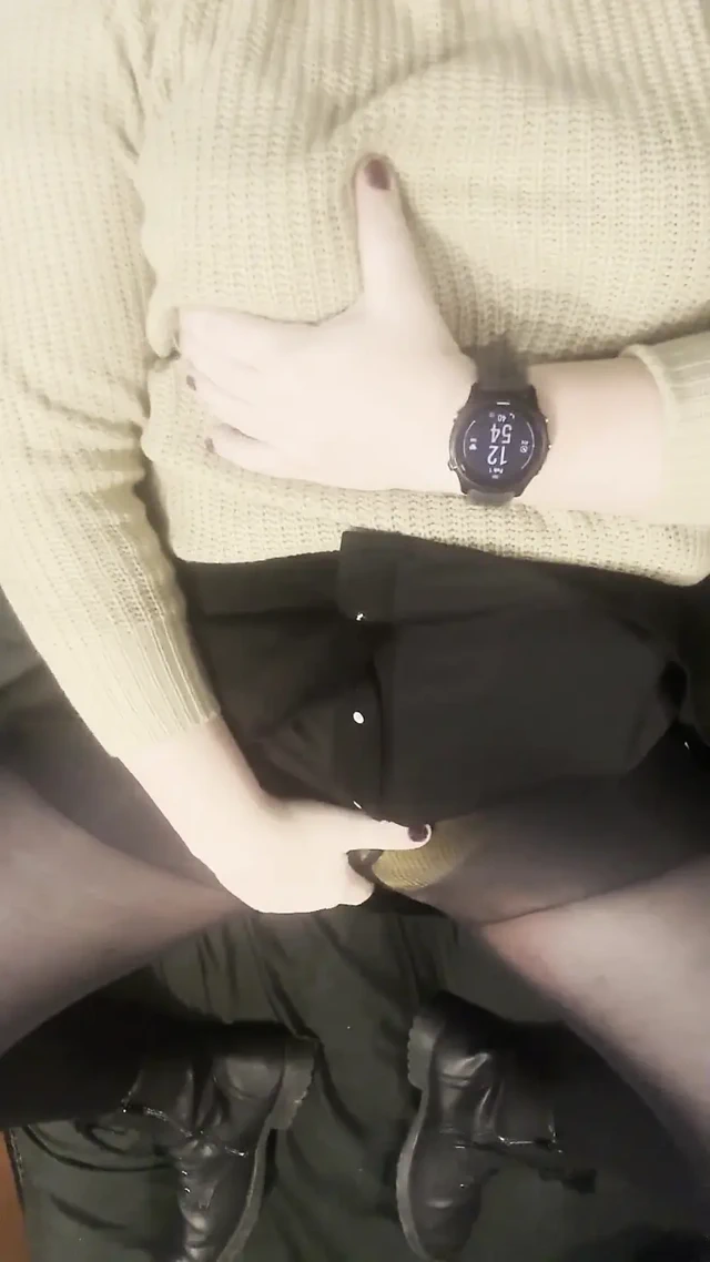 Trans giril lauren taytının altında ne olduğunu gösteriyor