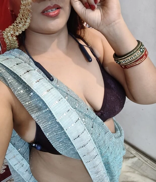 Bhabhi Ko 2 Friends Na Jam Ke Choda Sex Story
