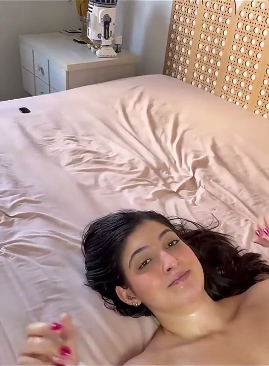 Ona başka bir lezzetli göt sikişi yaptım