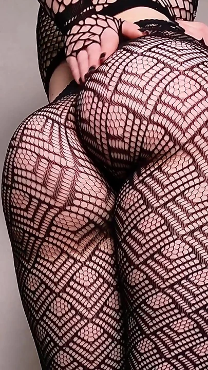 Крошечный дилдо в моей киске полностью я не заметил, как дилдо вошел в меня белая девушка с большой шикарной задницей