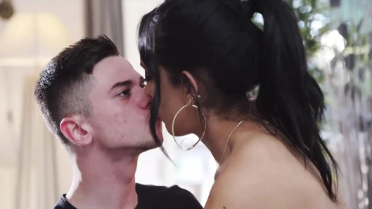 Milf Tanrıça Katrina Moreno İçine Boşaldı