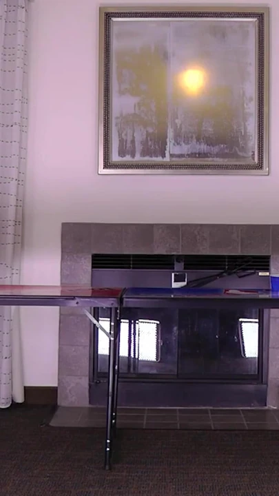 Striptiz bira pong'un heyecanlı 2'ye 2 oyunu için harika bir dörtlü seks | Klip 1