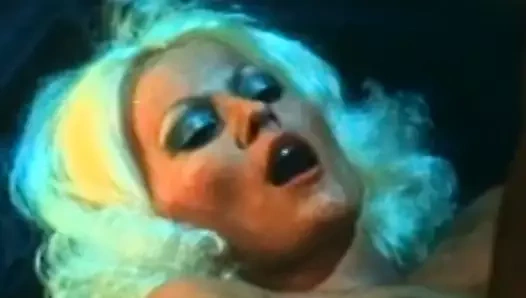 Klasik seks ile sıcak yetmişli porno star yapma zevk