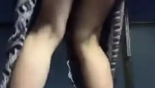 Eş yayılıyor kedi ön arasında koca