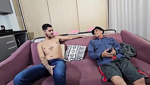 Ben, Agatha Üvey Baba Uyuyurken Çekiyorum - Eşinin Arkadaşı Üvey Oğlumla Yatıyor